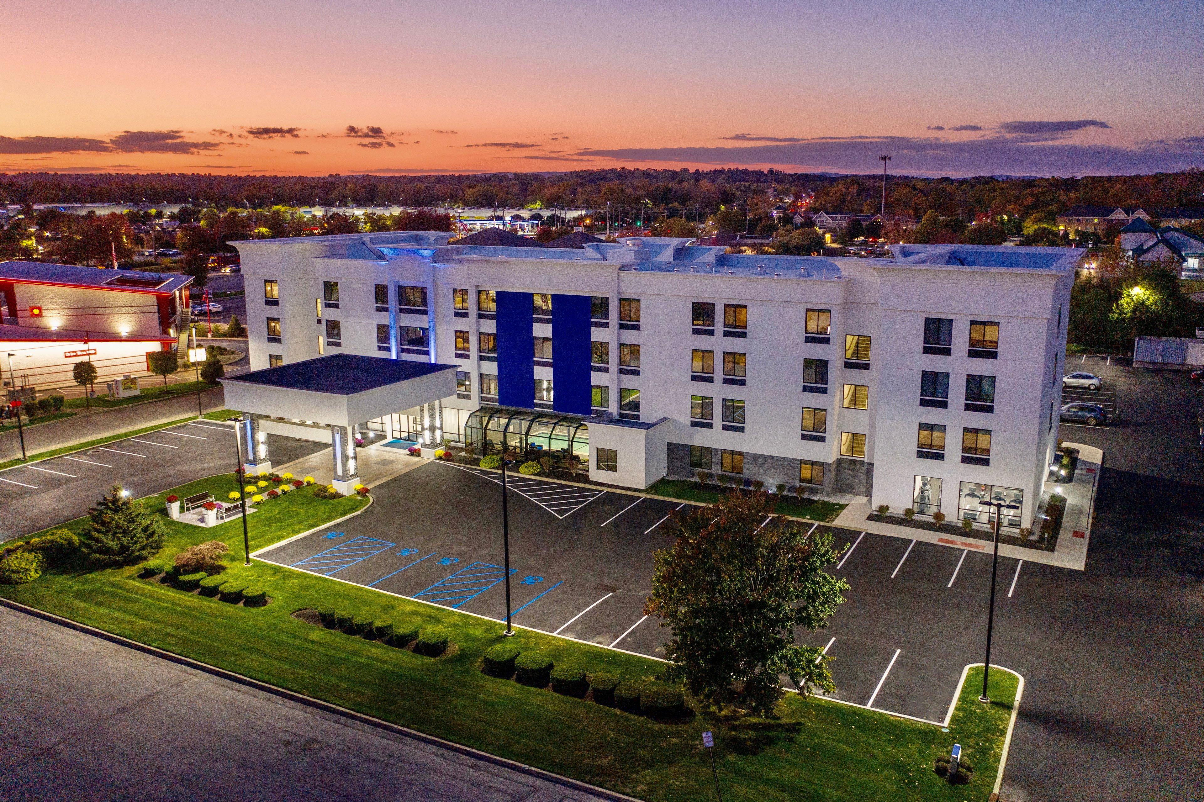 Holiday Inn Express Fishkill By Ihg Exterior photo